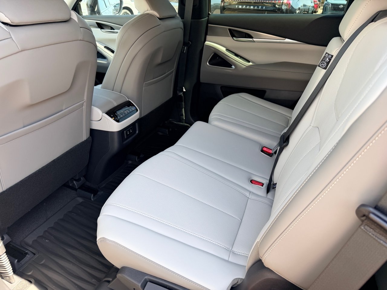 New 2027 INFINITI QX60 Luxe FWD image 13
