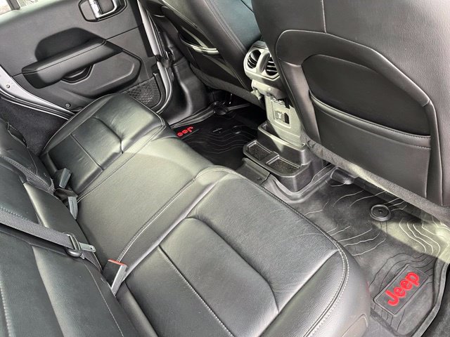 Used 2018 Jeep Wrangler Unlimited Sahara AWD/4WD image 25