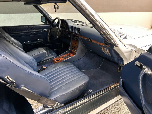 Used 1988 Mercedes-Benz 560 SL image 39