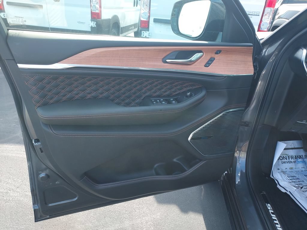 New 2026 Jeep Grand Cherokee L Summit w/ Obsidian Package AWD/4WD image 11