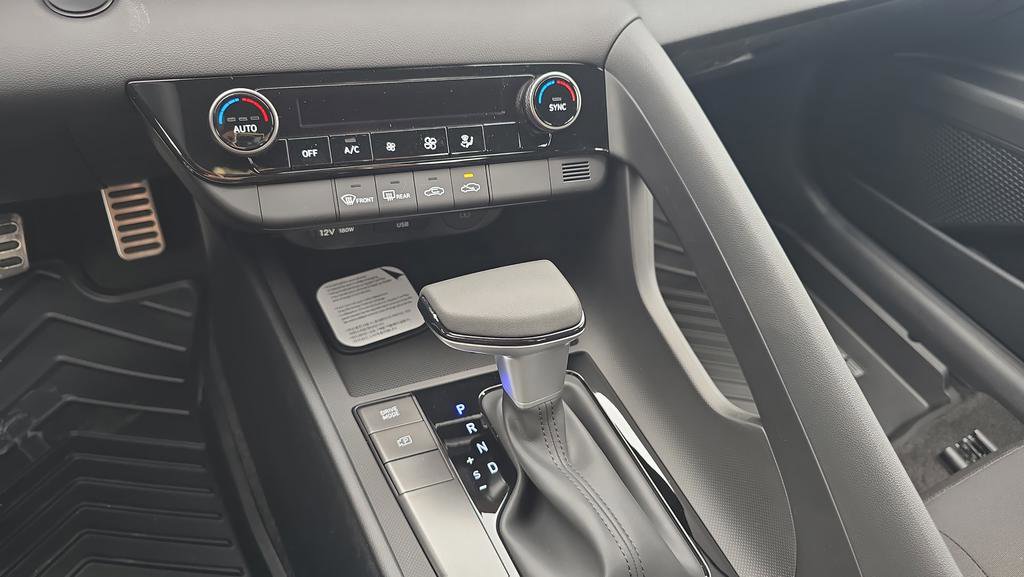 New 2026 Hyundai Elantra Sport FWD image 15