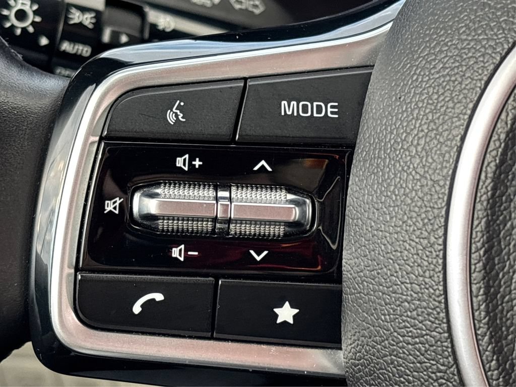 Used 2023 Kia Carnival SX Prestige FWD image 29