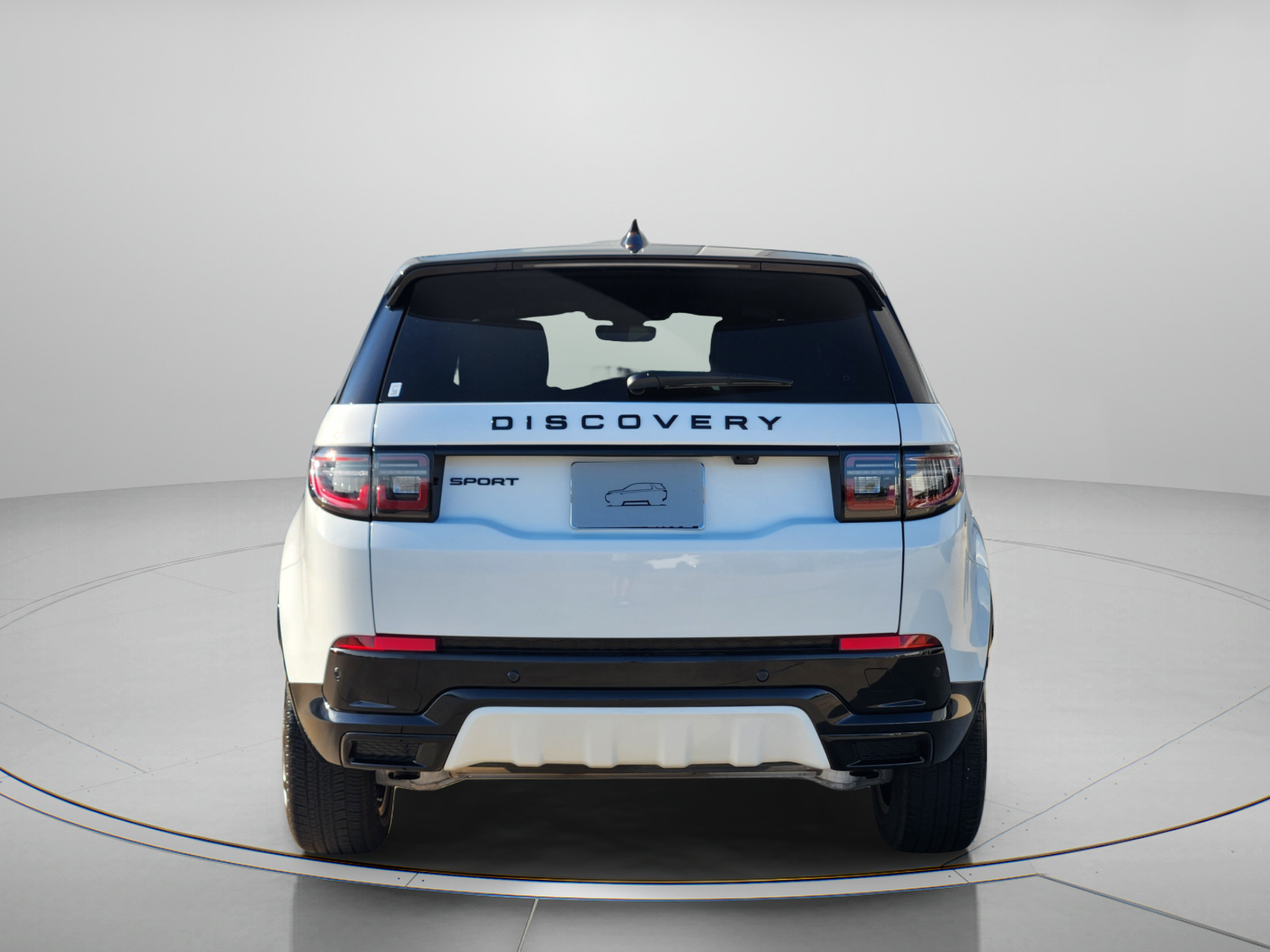 Certified 2025 Land Rover Discovery Sport Dynamic SE AWD/4WD image 4