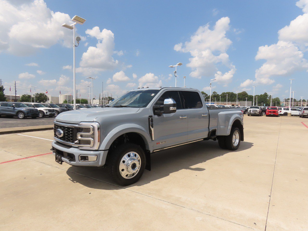 Used 2026 Ford F450 Platinum w/ Platinum Plus Package AWD/4WD image 2