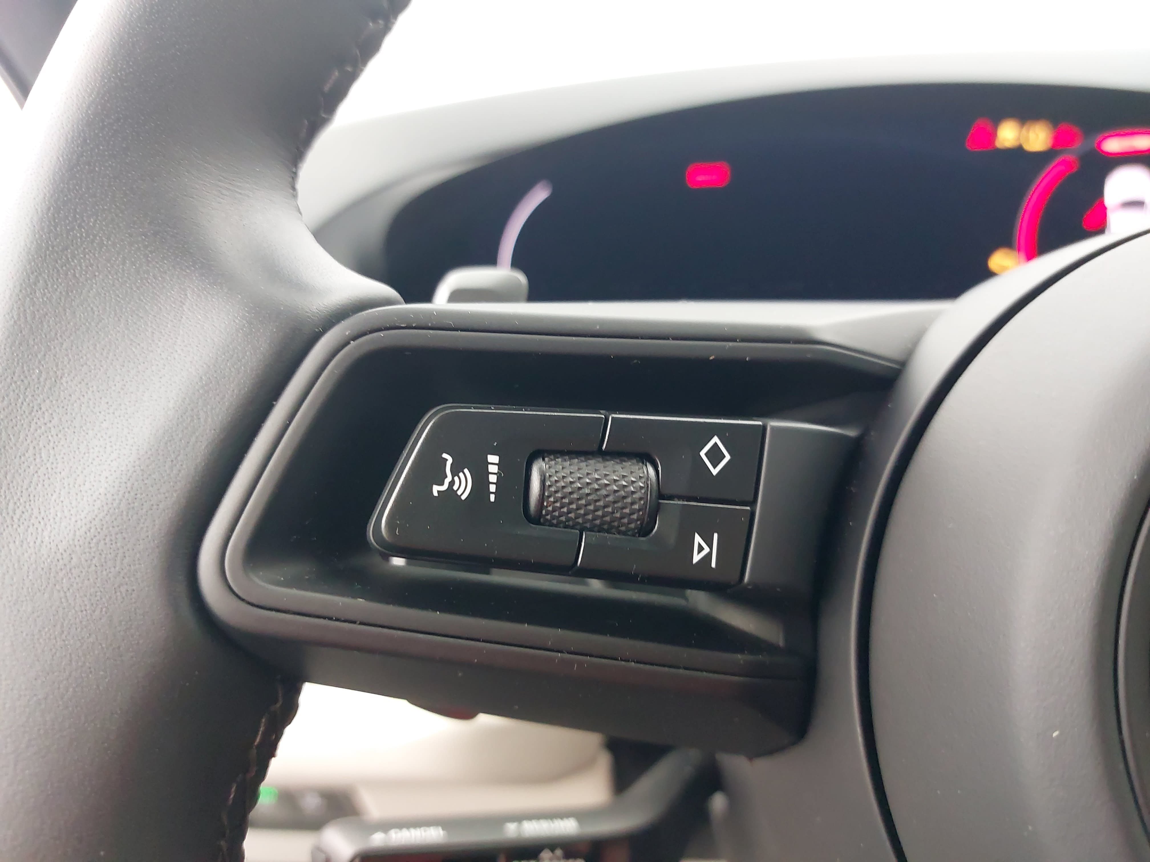 Certified 2026 Porsche Cayenne AWD/4WD image 19