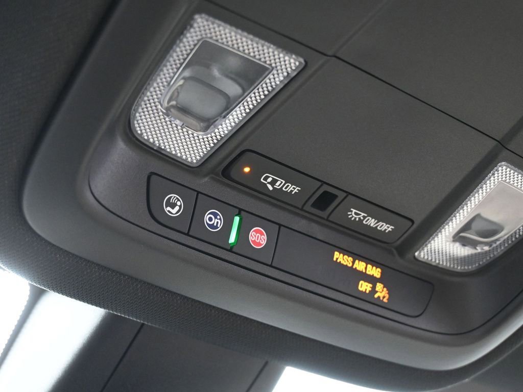 Used 2022 Chevrolet Traverse LS image 19