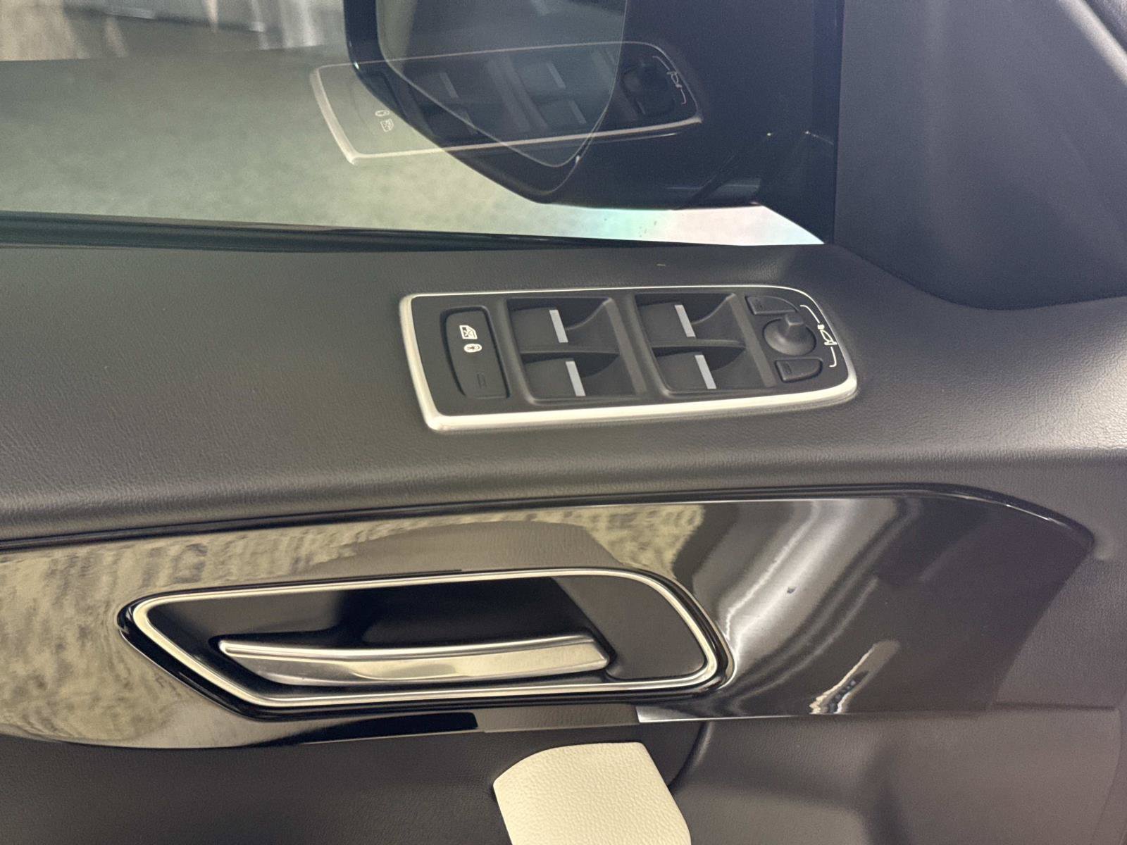 Used 2020 Jaguar F-PACE R-Sport AWD/4WD image 17