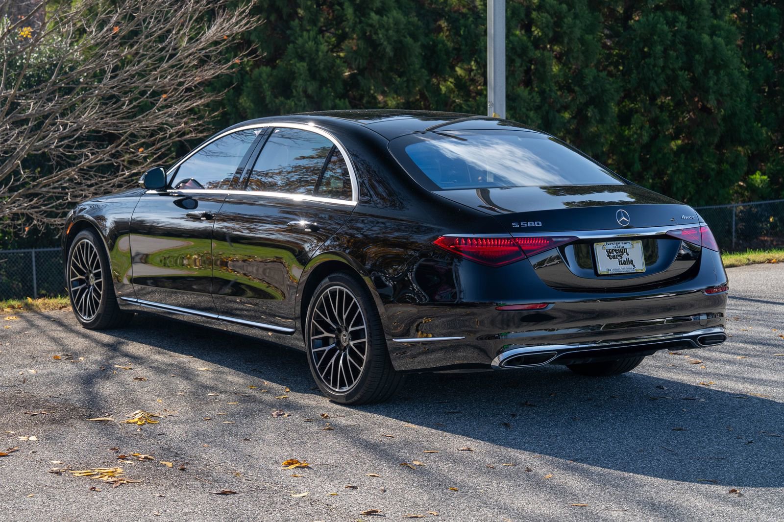 Used 2023 Mercedes-Benz S 580 4MATIC Sedan image 2