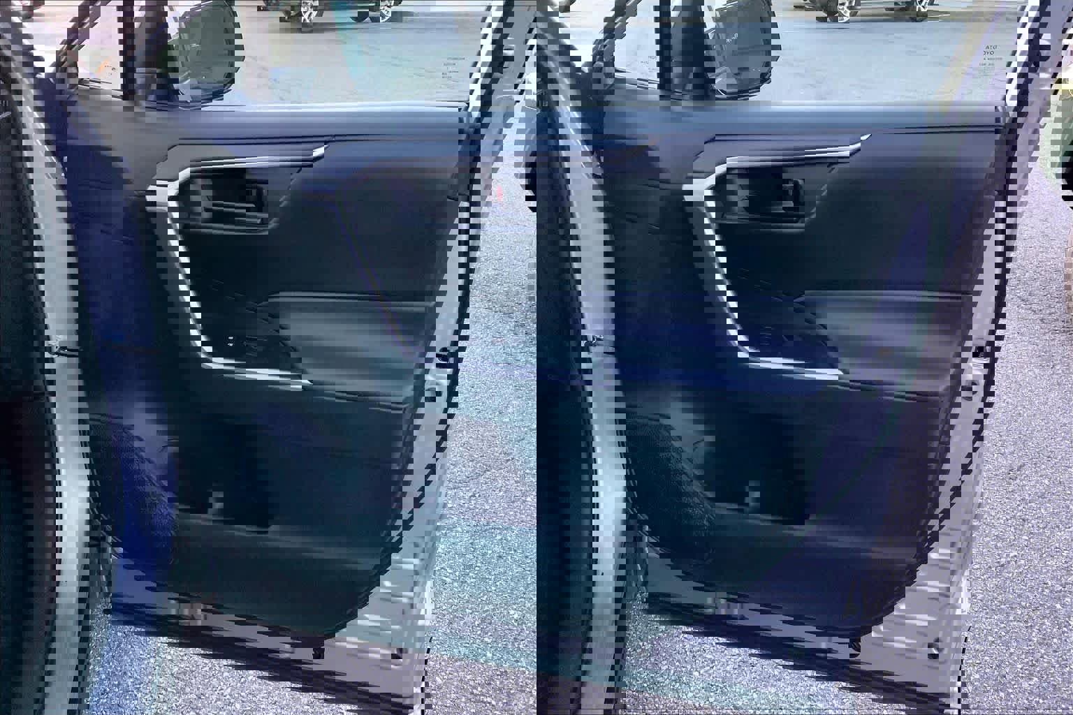 Used 2024 Toyota RAV4 LE image 22