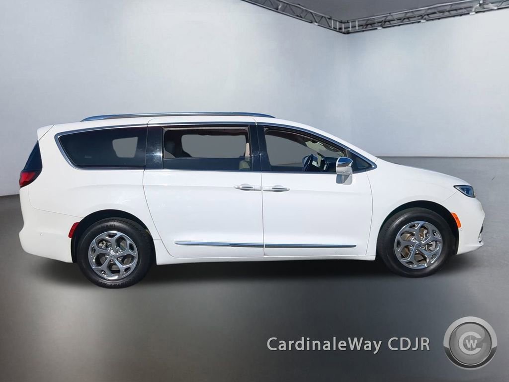 Used 2021 Chrysler Pacifica Limited w/ Premium & Safety Sphere Group image 3