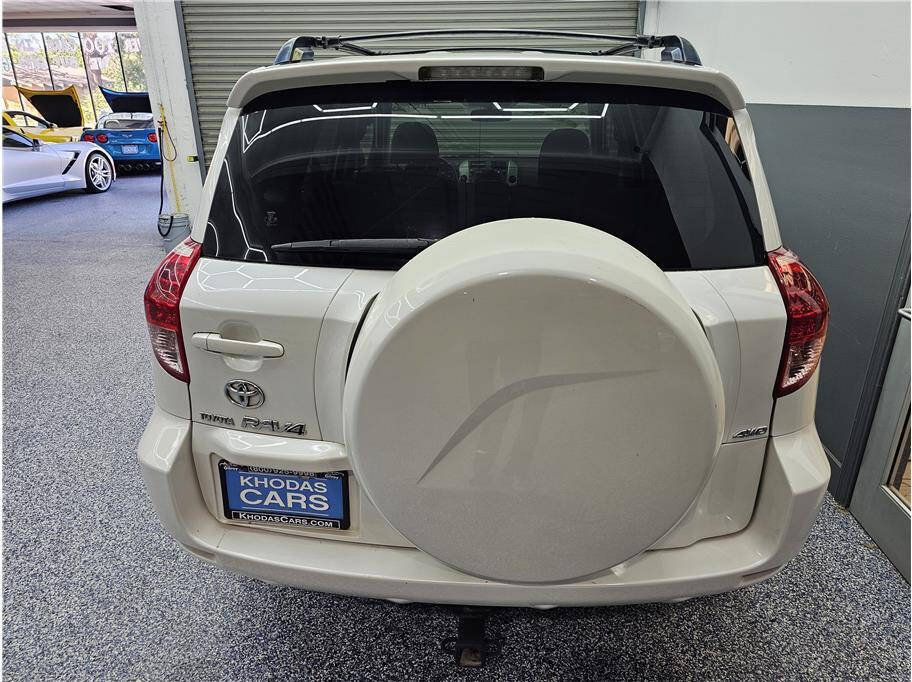 Used 2006 Toyota RAV4 Limited AWD/4WD image 4
