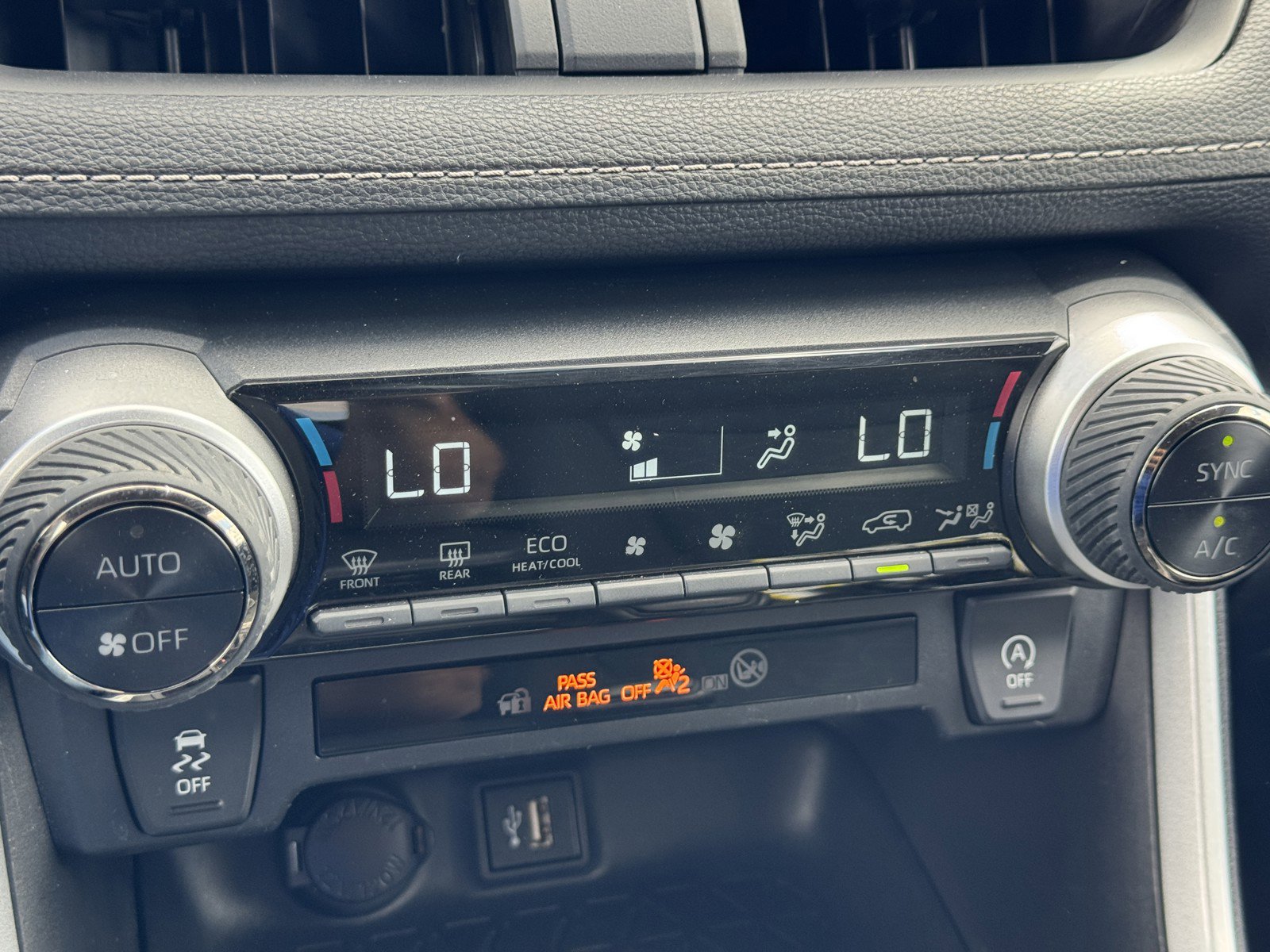 Used 2024 Toyota RAV4 XLE image 17