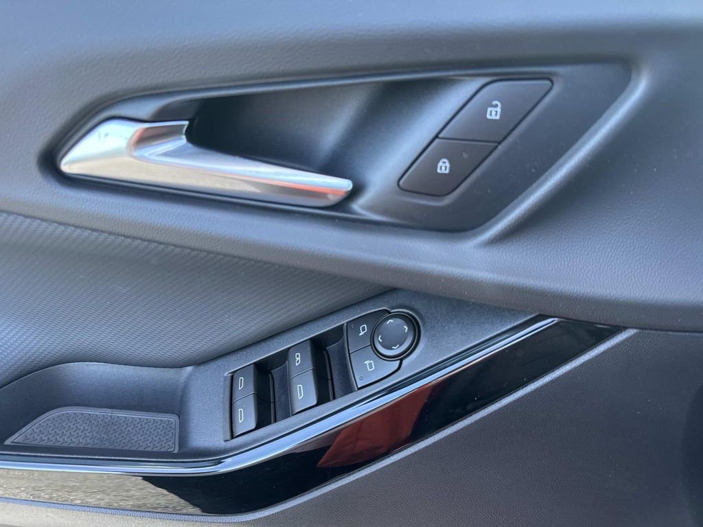 New 2026 Chevrolet Equinox LT image 19