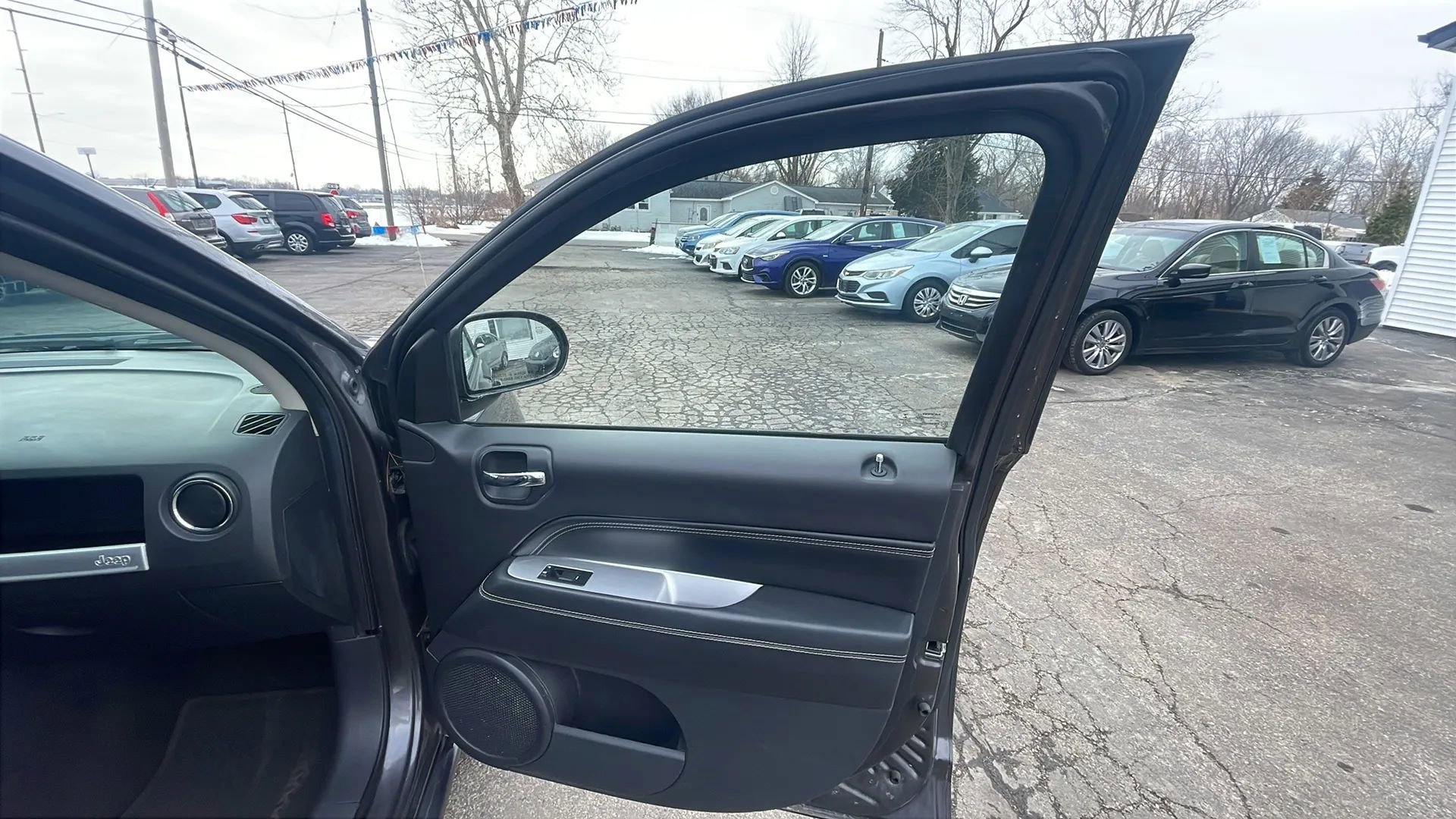 Used 2014 Jeep Compass Latitude w/ All Weather Capability Group image 27