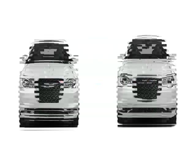 Used 2019 Chrysler 300 Touring w/ Sport Appearance Package image 4