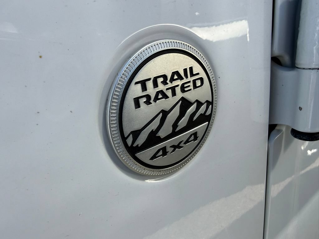 Used 2019 Jeep Wrangler Unlimited Sahara w/ Safety Group AWD/4WD image 11