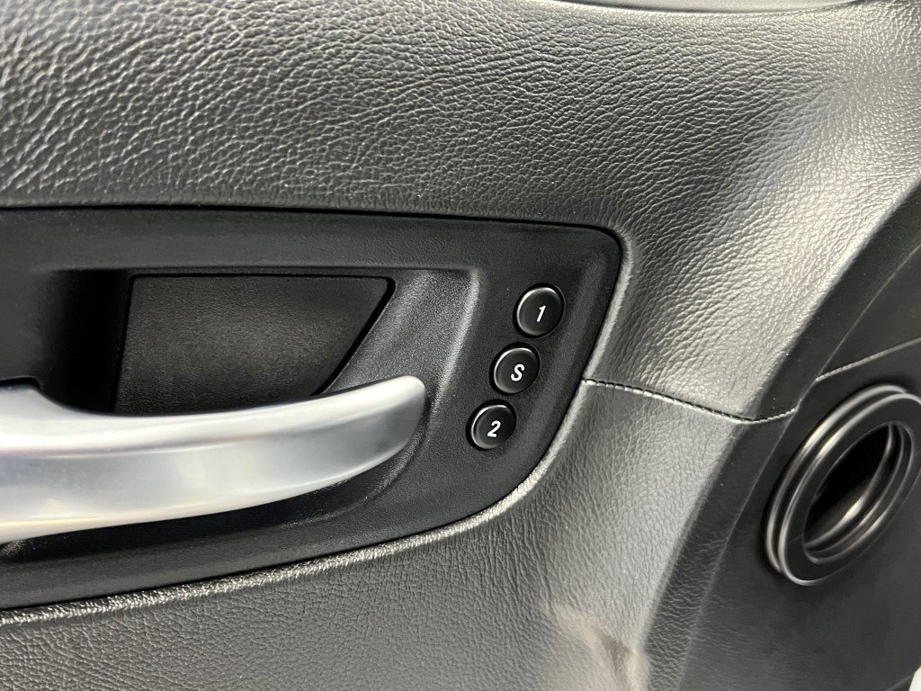 Certified 2023 Chrysler 300 C image 26