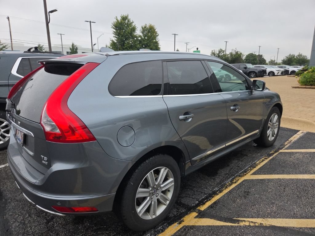Used 2017 Volvo XC60 T5 Inscription w/ Preferred Option Package AWD/4WD image 3