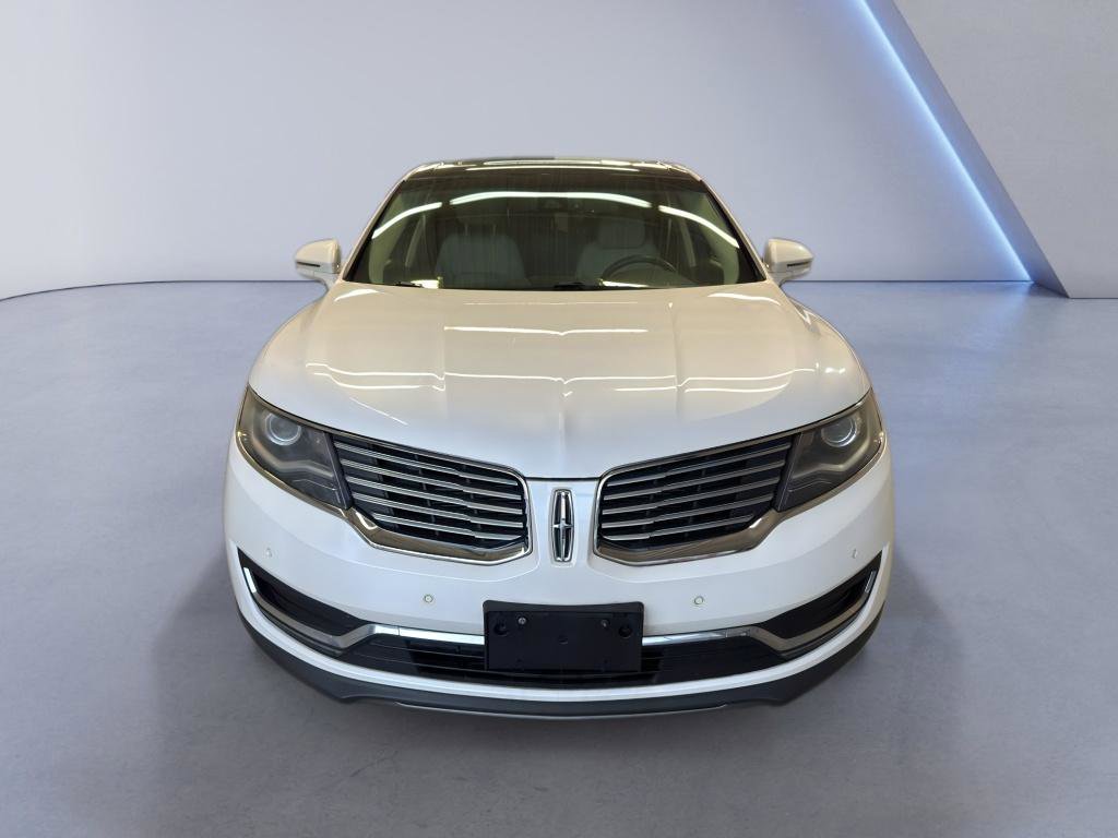 Used 2017 Lincoln MKX Reserve AWD/4WD image 2