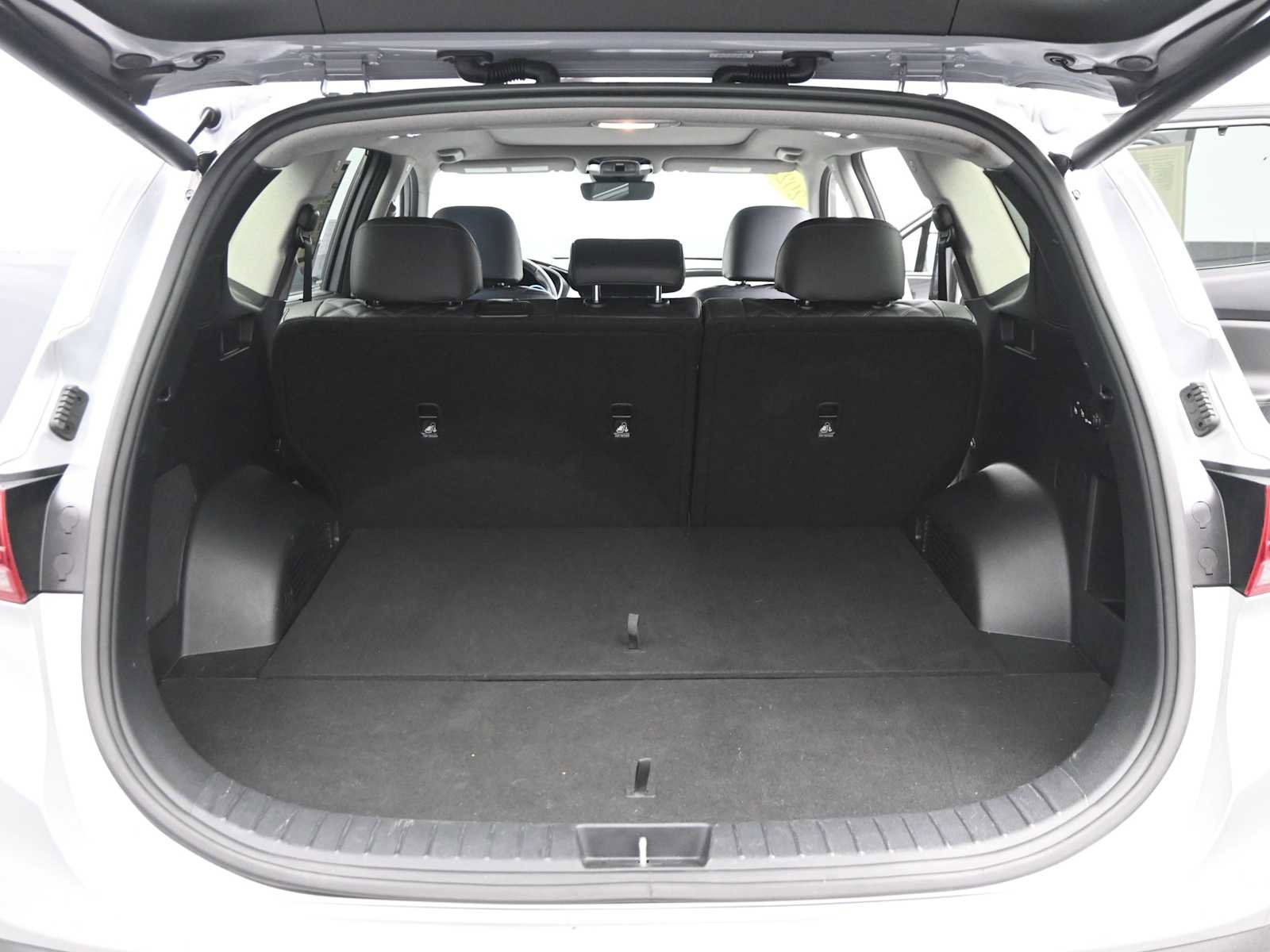 Used 2023 Hyundai Santa Fe Limited image 17