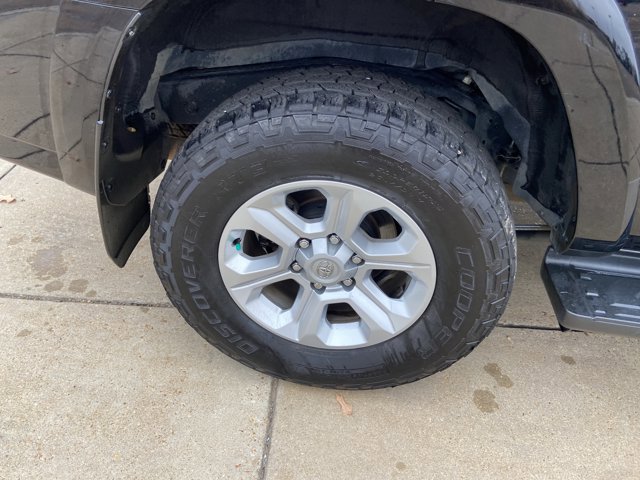 Used 2022 Toyota 4Runner SR5 Premium image 30