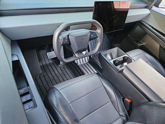 Used 2024 Tesla Cybertruck AWD Crew Cab image 8
