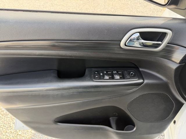 Used 2019 Jeep Grand Cherokee Altitude image 11