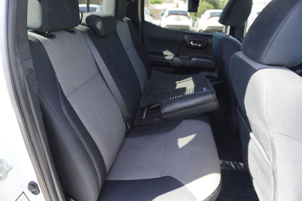 Certified 2022 Toyota Tacoma TRD Off-Road w/ Technology Package image 9