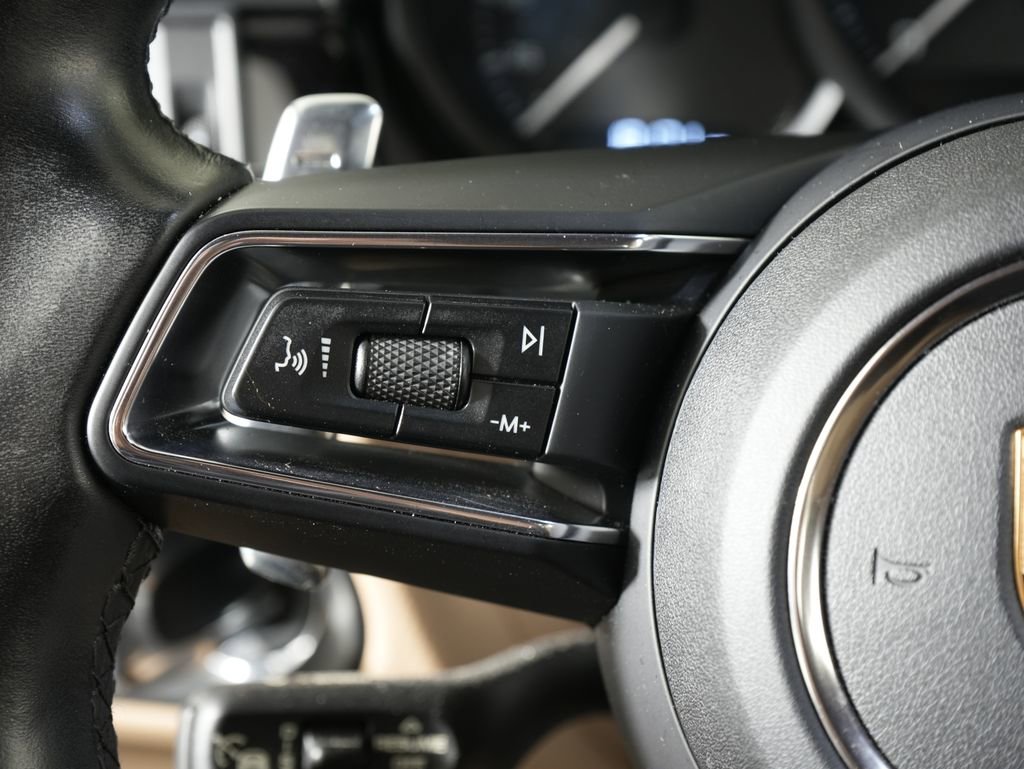Certified 2024 Porsche Macan image 27