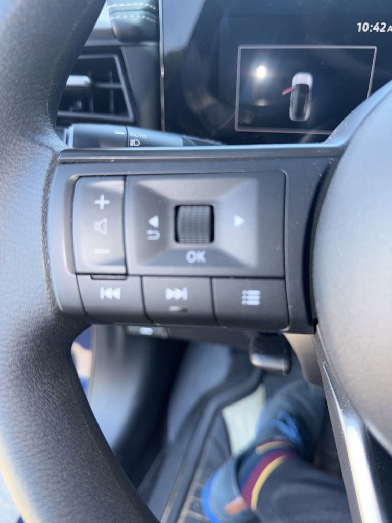 Used 2026 Nissan Kicks SV FWD image 20