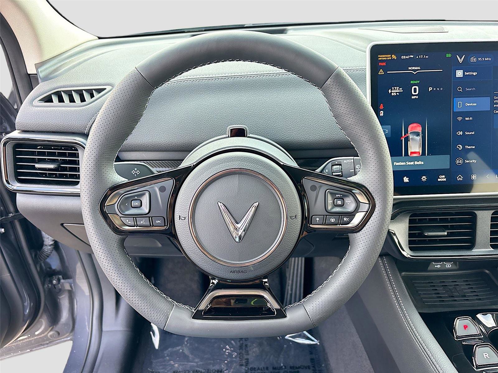 New 2025 VinFast VF 8 Eco image 11