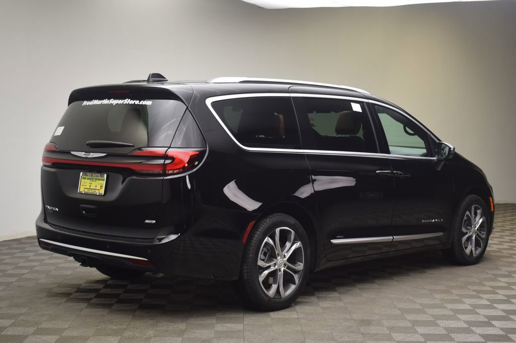 New 2026 Chrysler Pacifica Pinnacle w/ Trailer Tow Group image 6