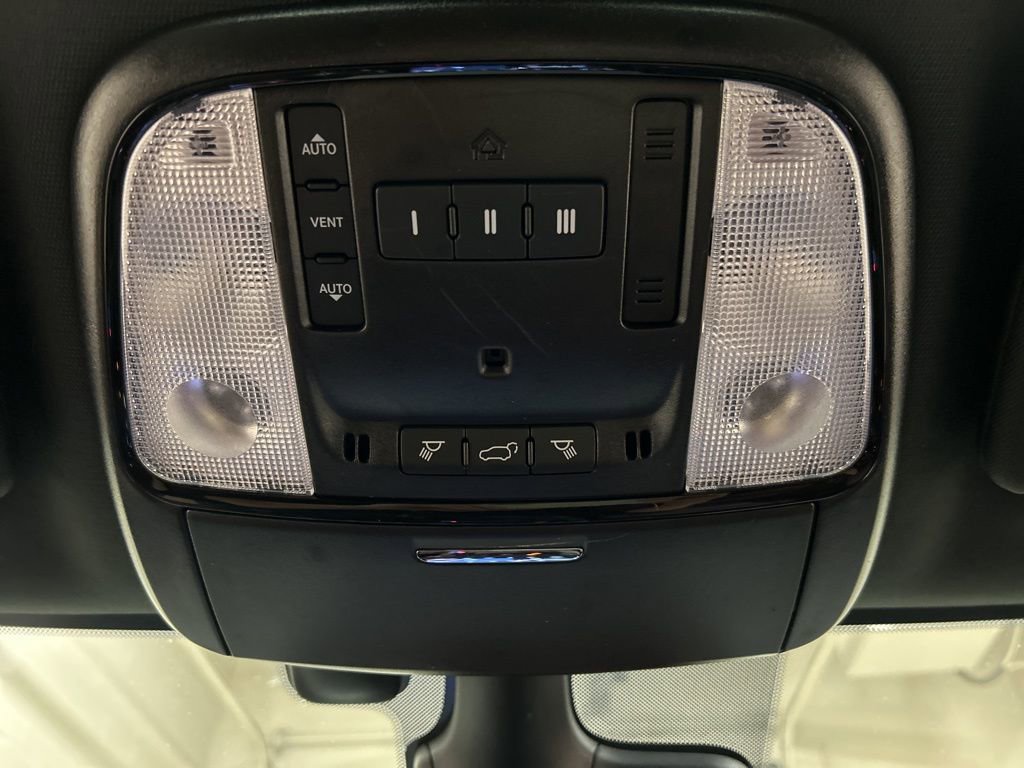 Used 2024 Dodge Durango GT image 28