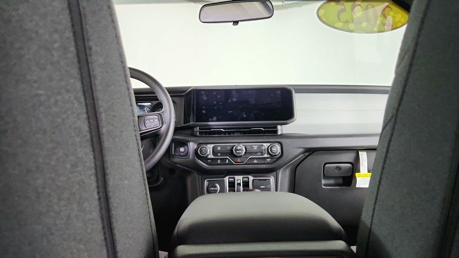 Used 2025 Jeep Gladiator Sport AWD/4WD image 21