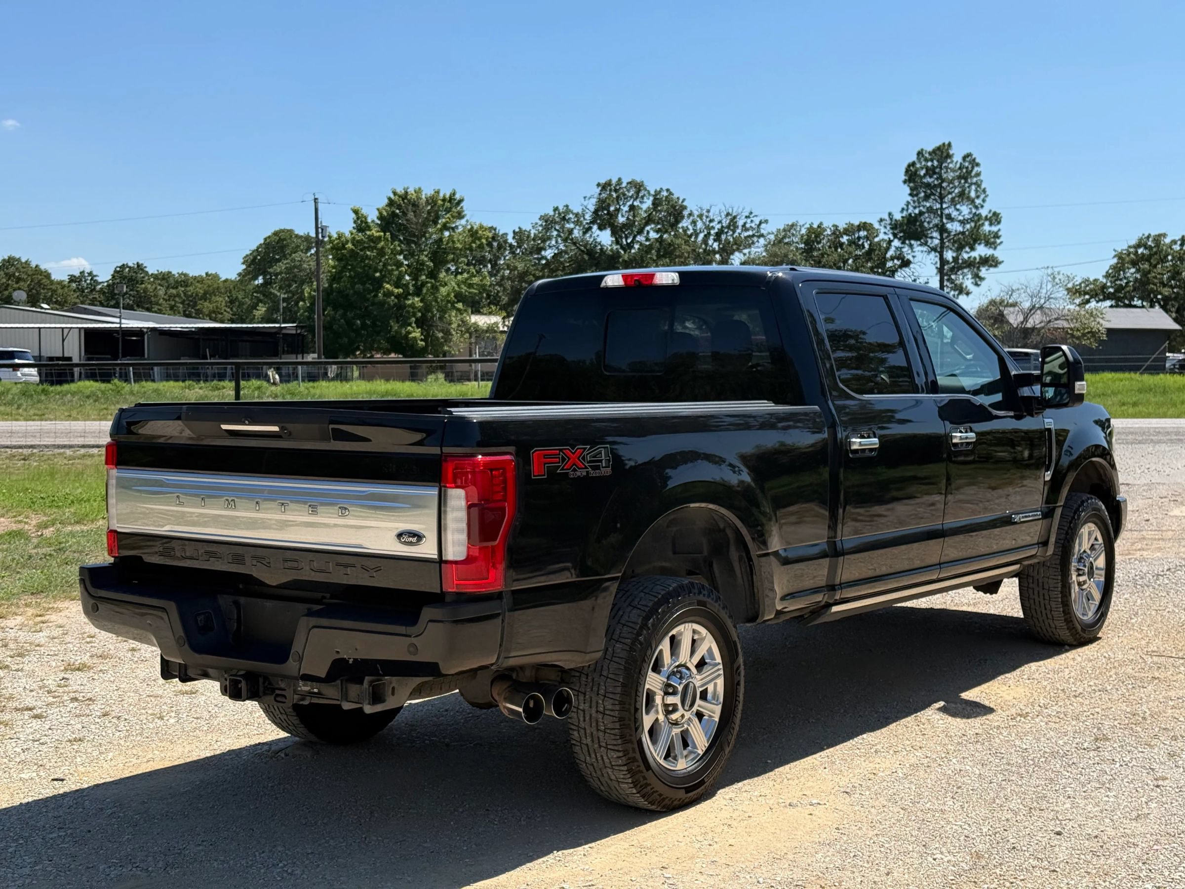 Used 2019 Ford F250 Limited w/ FX4 Off-Road Package AWD/4WD image 3