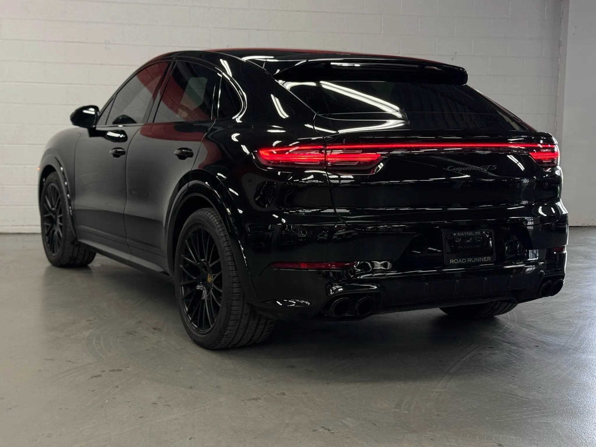 Used 2023 Porsche Cayenne GTS AWD/4WD image 5