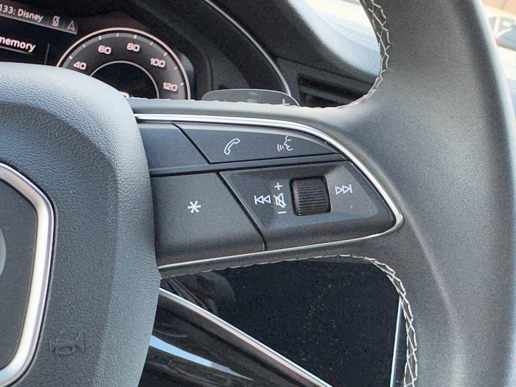 Used 2025 Audi Q7 3.0T Premium w/ Convenience Package image 18