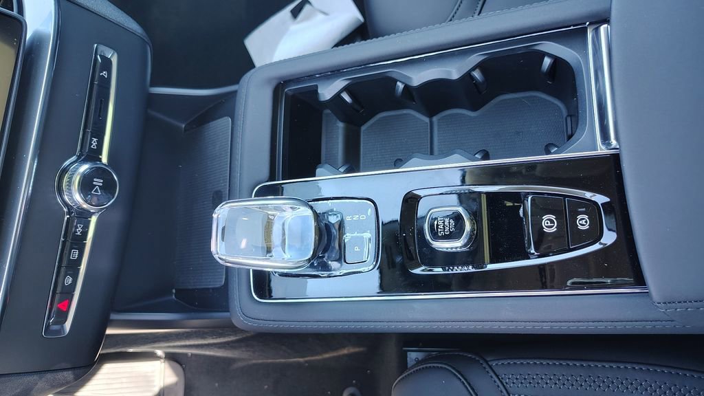 New 2026 Volvo XC90 B6 Plus w/ Protection Package Premier image 22