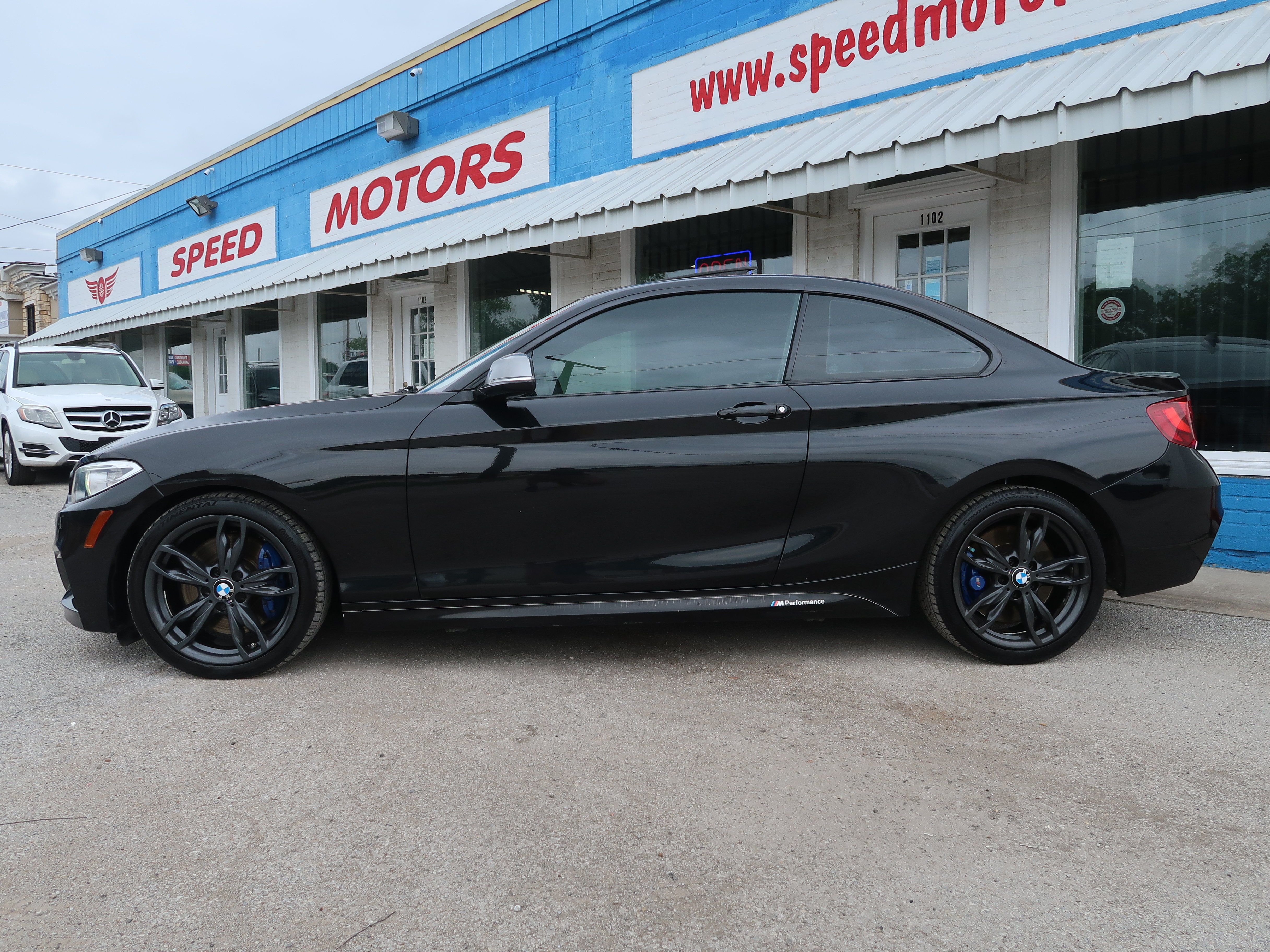 Used 2016 BMW M235i Coupe RWD image 3