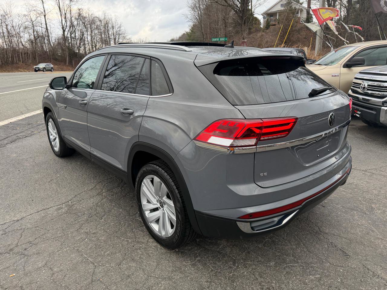 Used 2021 Volkswagen Atlas Cross Sport SE w/ Panoramic Sunroof Package FWD image 5