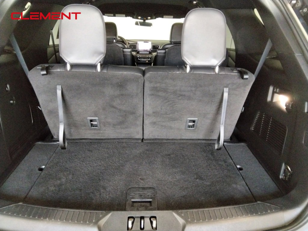 Used 2020 Ford Explorer XLT w/ Equipment Group 202A image 9
