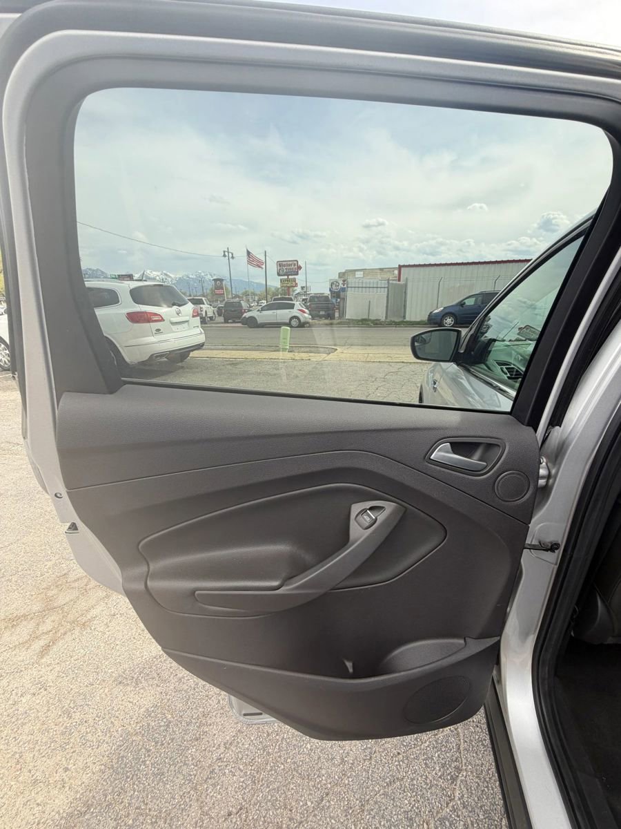 Used 2015 Ford Escape SE w/ Equipment Group 201A image 25