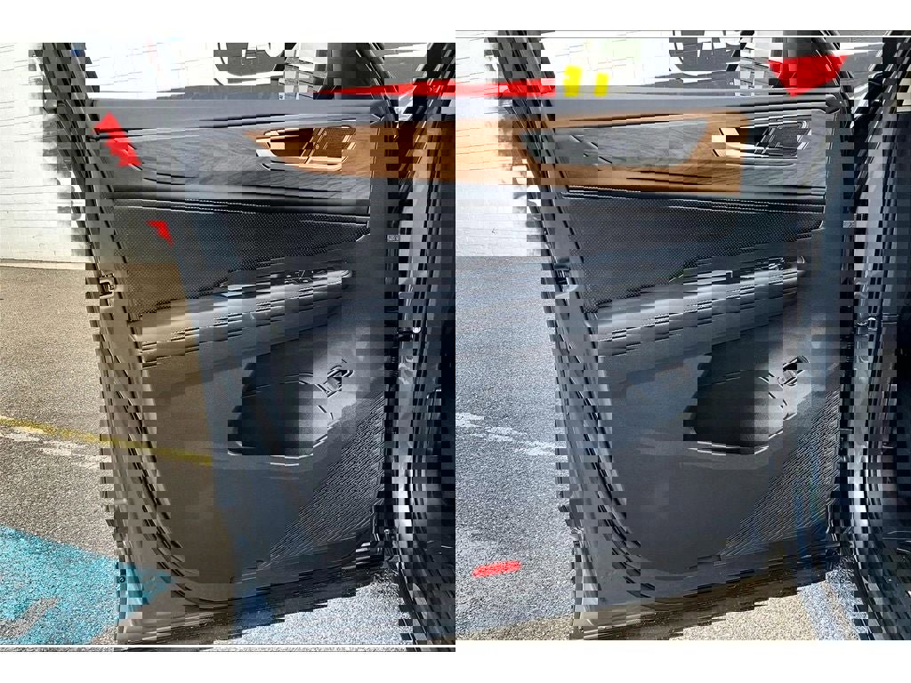 Used 2025 Volkswagen Atlas SE image 19