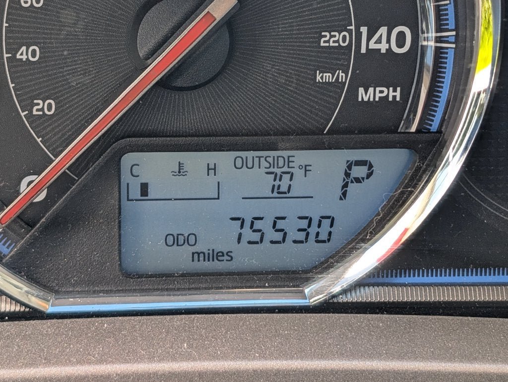 Used 2015 Toyota RAV4 Limited w/ Technology Package FWD image 3