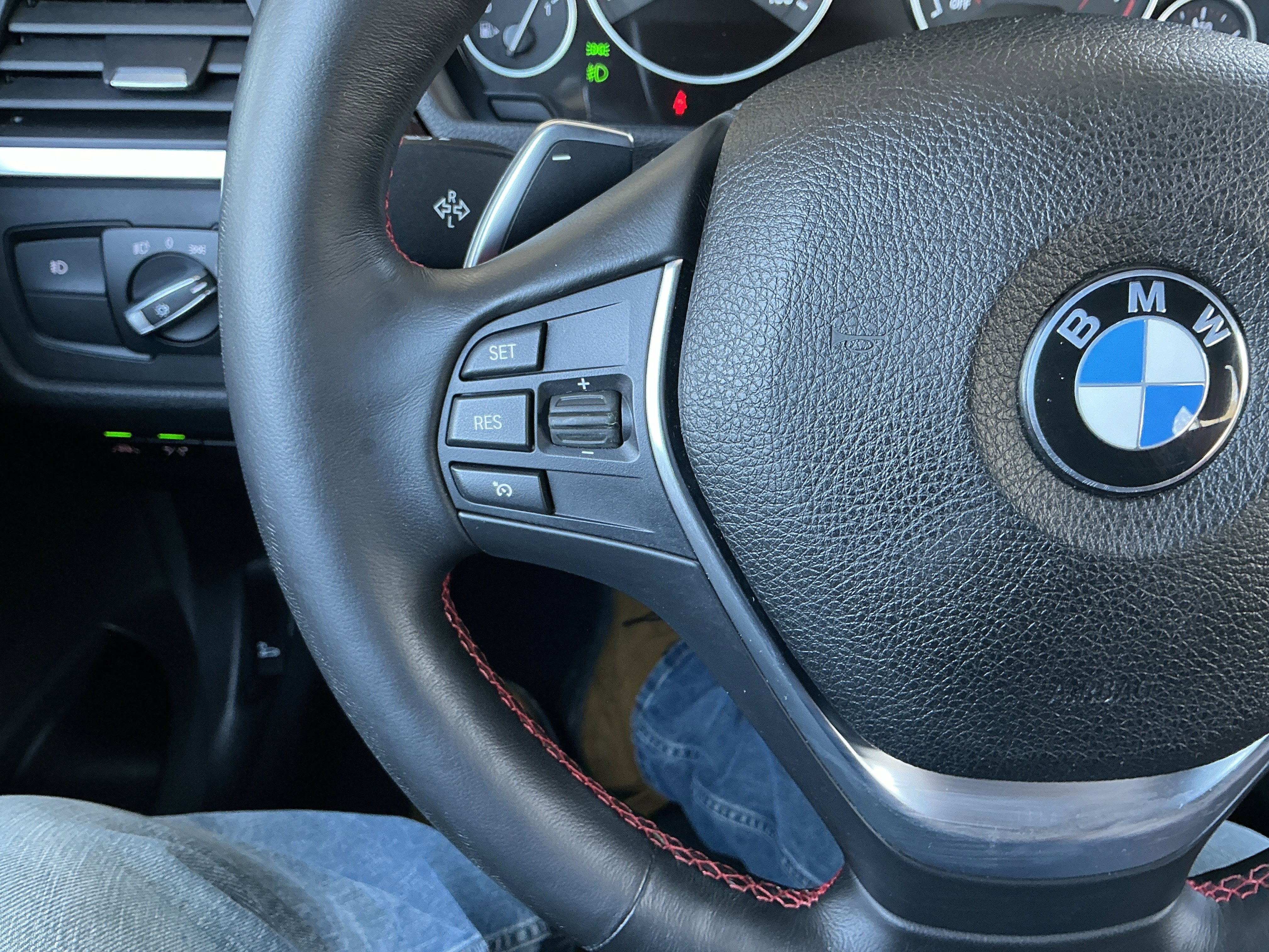 Used 2018 BMW 330i xDrive Sedan w/ Premium Package image 12