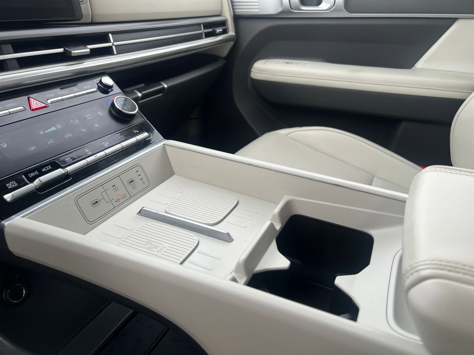 Used 2025 Hyundai Santa Fe SEL image 42