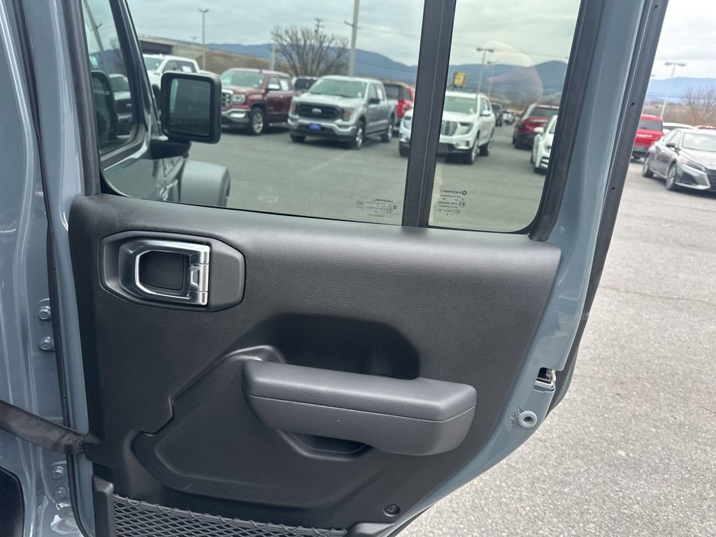 Used 2025 Jeep Wrangler Sport S image 53