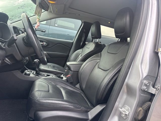 Used 2020 Jeep Cherokee Limited image 8