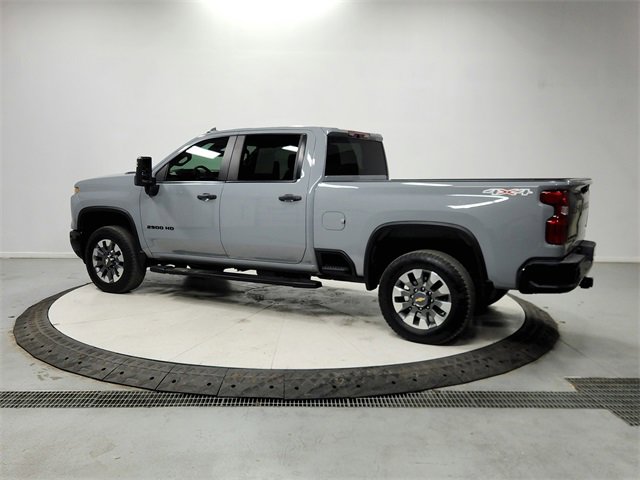 Used 2024 Chevrolet Silverado 2500 Custom w/ Custom Value Package image 5
