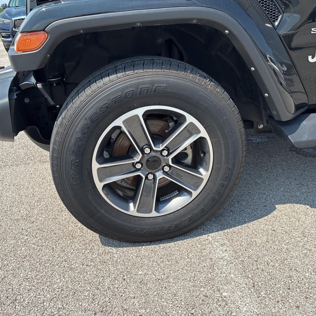 Used 2023 Jeep Wrangler Unlimited Sahara w/ Cold Weather Group AWD/4WD image 19